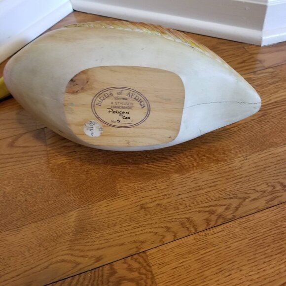 Pelican wood carving - artisan handmade - Picture 7 of 9